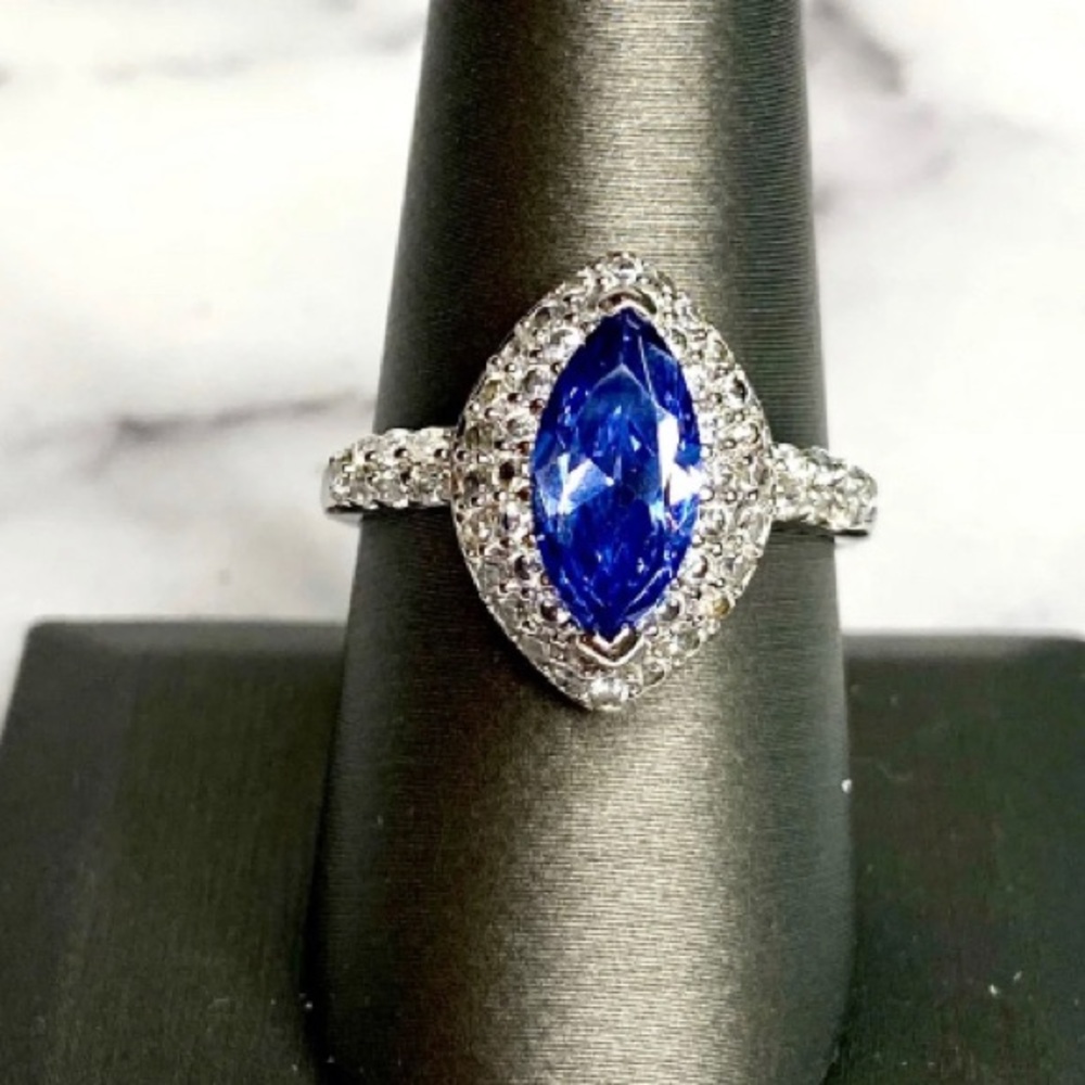 Quick Sale 💥.925 Silver Sim Tanzanite & Diamond Ring - Picture 4 of 10
